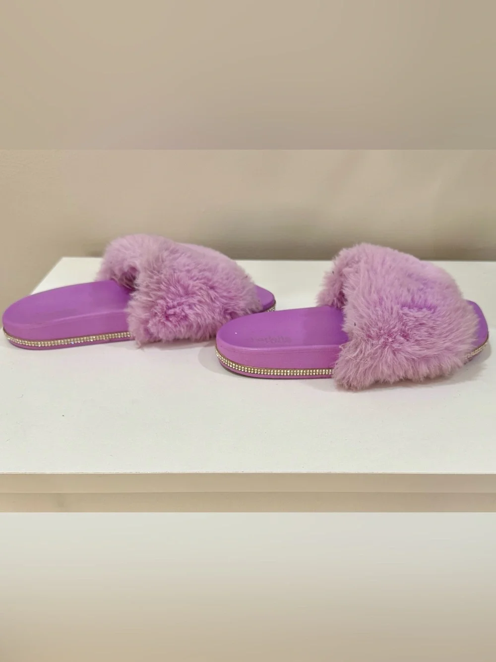 Charlotte Russe Lavender Faux Fur Rhinestone Slides Women’s Size 6